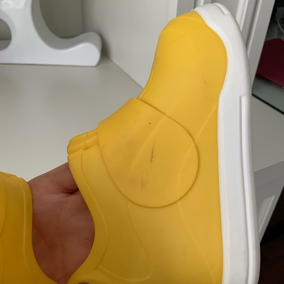 BUTLER Rockhopper Overshoe Kids Rubber Waterproof All Weather Yellow Size 5 6 7 - Picture 4 of 15
